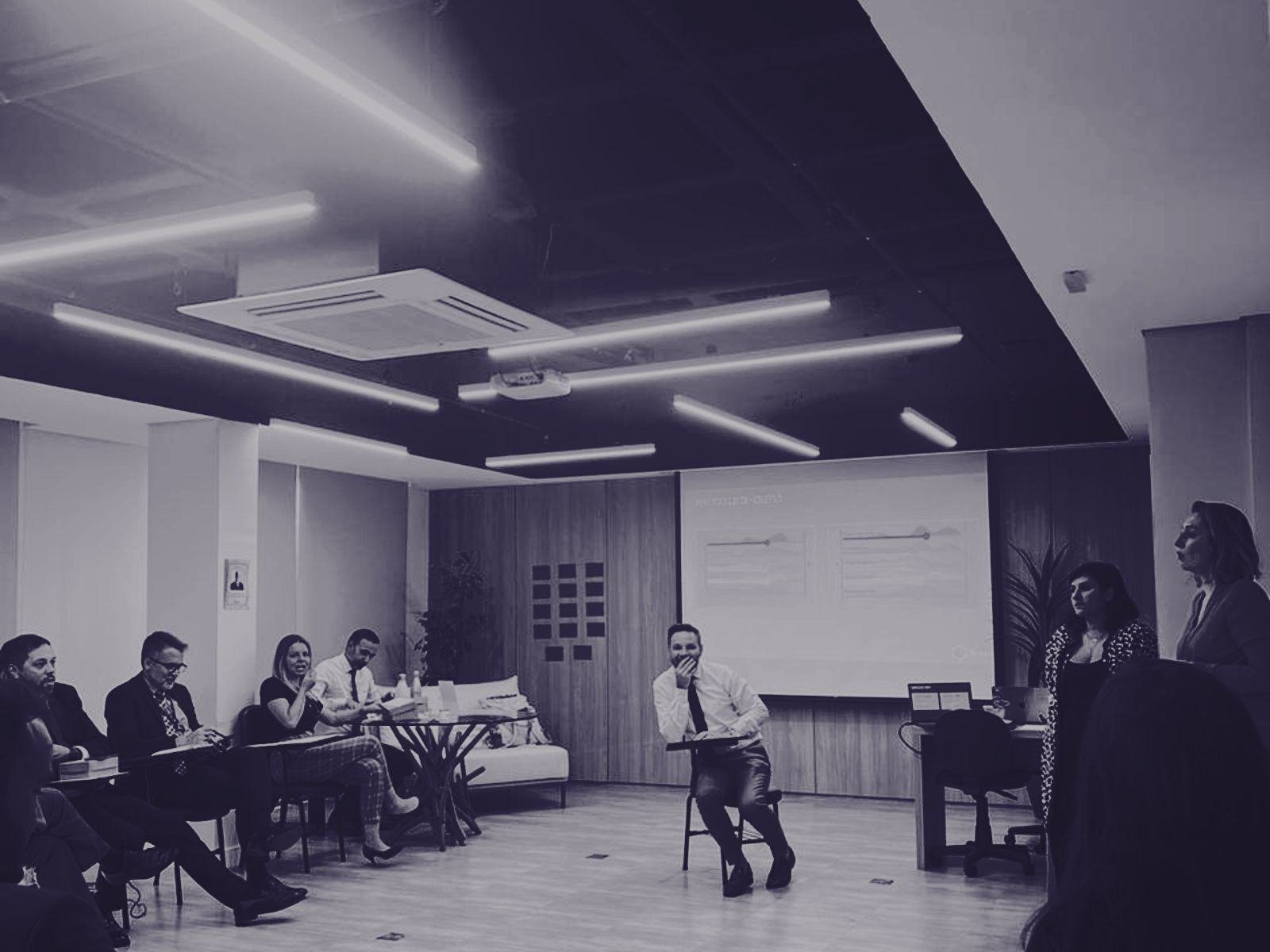 Oficina corporativa facilitada por Ludymila Pimenta, 2023